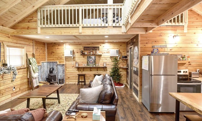 Inglis Cabina | Newly Built Rustic Cabin with all the amenities