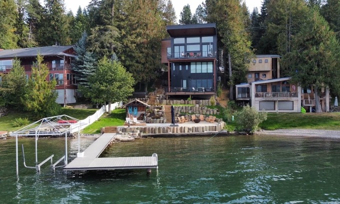 Sandpoint Casa | Newly built, spacious 6 bedroom 5 bathroom lake house in charming Sagle.