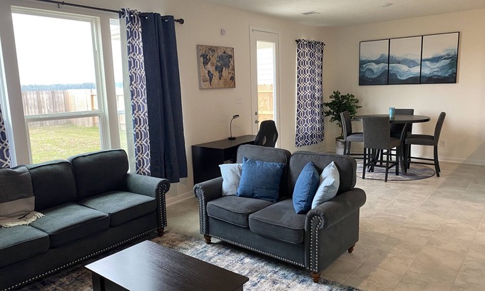 Spring Casa | Newly Built Spacious Modern & Family Friendly Home
