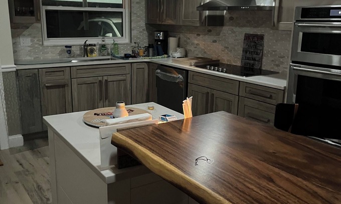 West Bradenton Condominio | Newly completely renovated 2-bedroom, 2 full bath condo with bar.