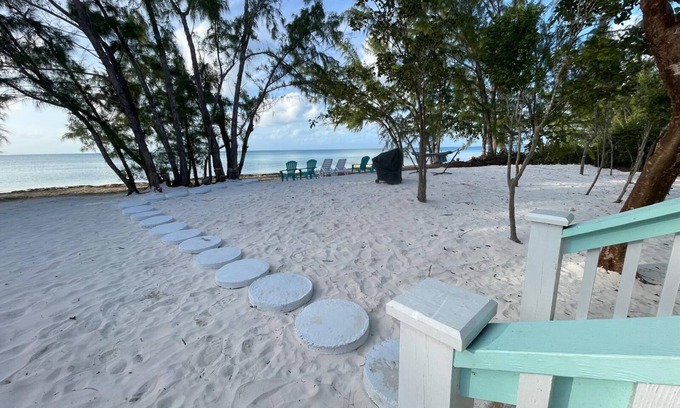 Tarpum Bay Cabaña | Newly constructed, Caribbean waterfront cottage offering a serene escape.