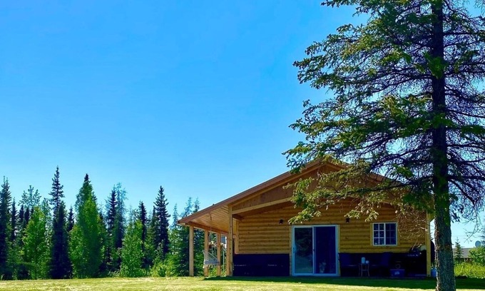 Badger Casa | Newly constructed cabin on a quiet residential pond.