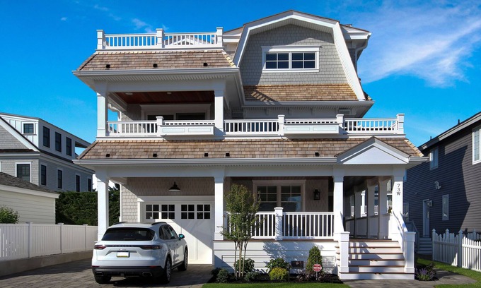 Avalon Casa | Newly Constructed home on First Ave to be completed by April 30 for the 2023 rental season!!