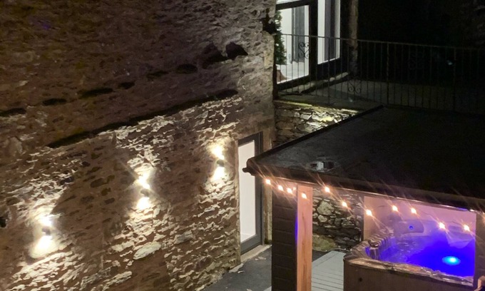 Bretherdale Casa | Newly converted barn with hot tub,stylish interior and outdoor space