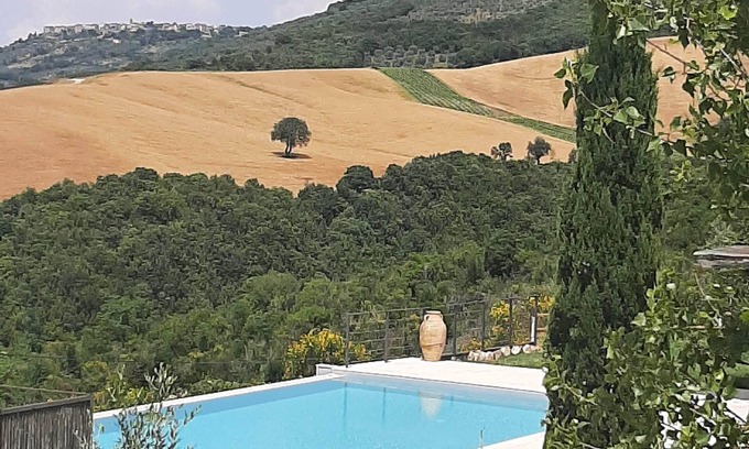Montecchio Villa | Villa con piscina privada infinita con vistas fantásticas y puestas de sol.