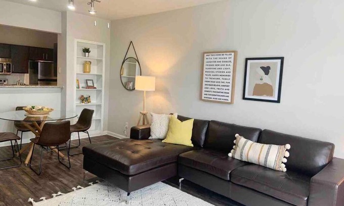 Riverside Terrace Apartamento | Newly Furnished 1BR Apartment w/Hermann Park View
