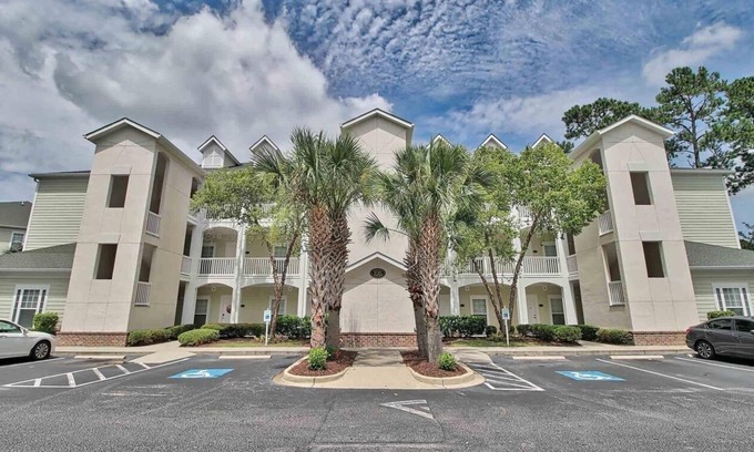 Carolina Forest Condominio | Newly furnished 2 BR condo on exclusive golf course close to beaches