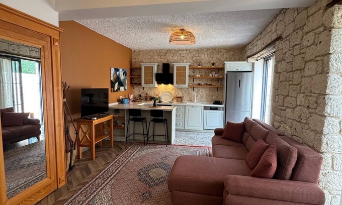Sifne Mahallesi Complejo | Newly furnished Alaçatı stone house design with villa comfort in Çeşme.