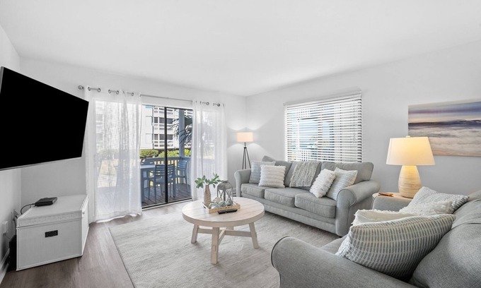 Beachwalk Condominio | Newly Listed - One bedroom condo on Harbor Island