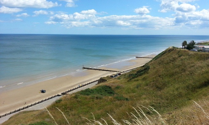Aldborough Cabina | NEWLY listed! Lodge by the sea with outdoor pool and clubhouse! Close to Cromer!