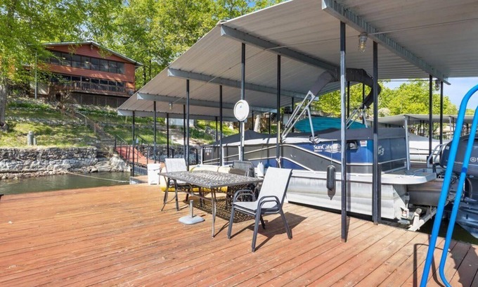 Gravois Mills Casa | Newly Listed! Rustic Waters-edge Retreat