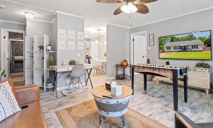 Daphne Casa | Newly Listed! Traveling nurses and business professionals welcome!
