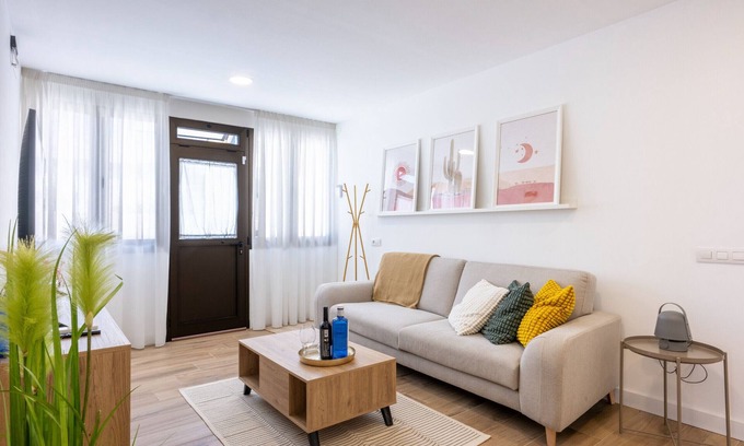 Santa Cruz de Tenerife Chalet De Esquí | Recién reformada vivienda vacacional en S/C