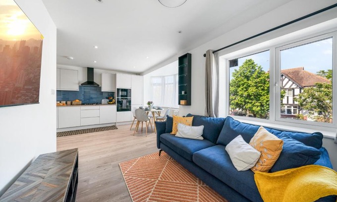 Whittington Apartamento | Newly Refurbished 2 Bed Flat