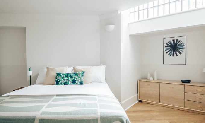 Vincent Square Apartamento | Newly Refurbished 2BD LG Apartment