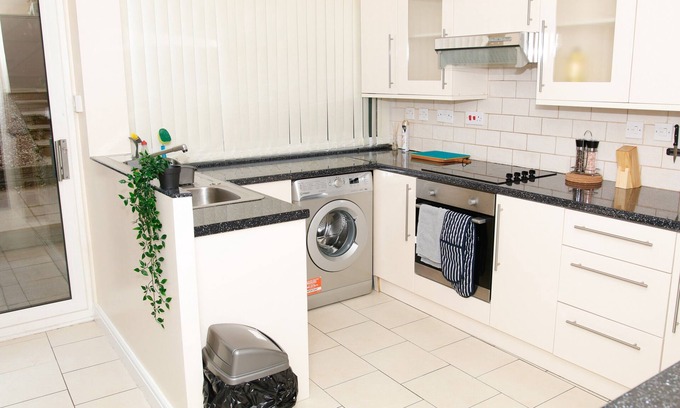 Cradley Casa | Newly Refurbished 3 bedroom house B32 area