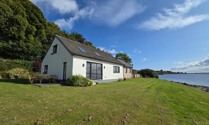 Fortrose Cabaña | Newly refurbished 4 bedroom house on the waterfront in historic Fortrose