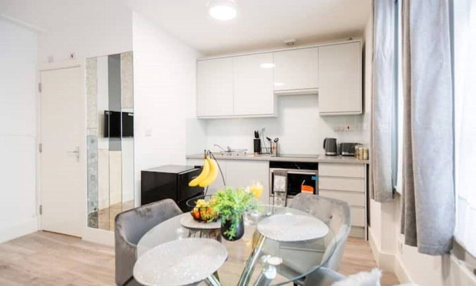 College Park and Old Oak Apartamento | Newly refurbished Studio in Kensal green