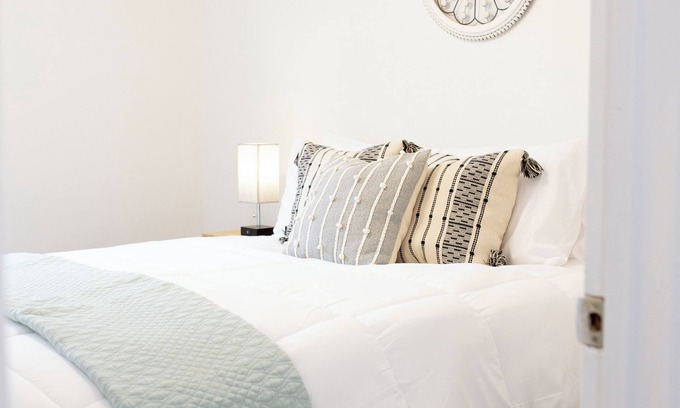 Capital View Apartamento | Newly Remodeled 2-BR across UAMS Hospital #C