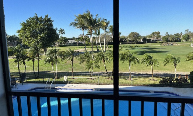 Lely Golf Estates Condominio | Newly Remodeled 2bed/2bath Condo in the desirable Lely neighborhood!