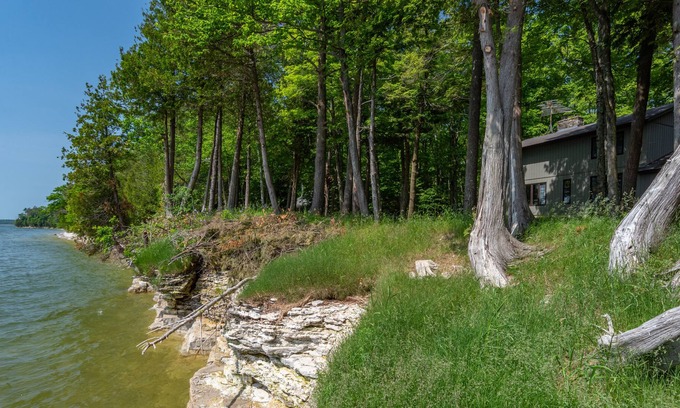 Gills Rock Casa | Newly remodeled 3 bedroom home on 200 feet of Lake Michigan shoreline!