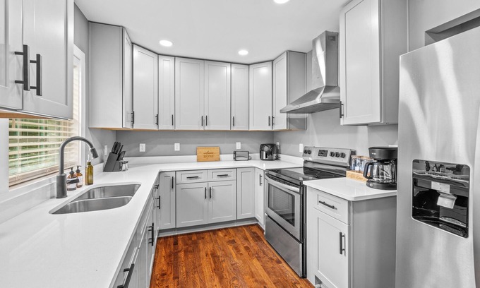 Gainesville Casa | Newly Remodeled 3 Bedroom Home in The Heart of Gainesville