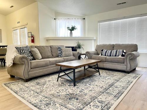 La Verkin Casa | Newly Remodeled Home Near Zion - Patio & Grill