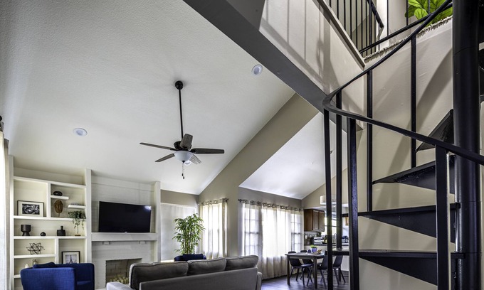 Kansas City Casa | Newly Remodeled Modern home minutes from Speedway