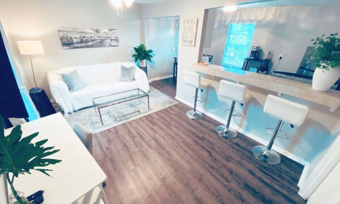 Northside Apartamento | Hidden Gem w/Fast WiFi & Free Parking
