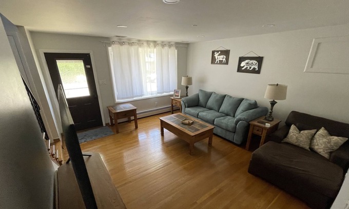 Dundalk Casa | Newly Remodeled Single Family Home : Bayview/Hopkins Area