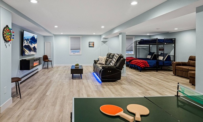 Littleton Casa | Newly Remodeled, Sleeps 12, Quiet neighborhood near it ALL, Pet Friendly