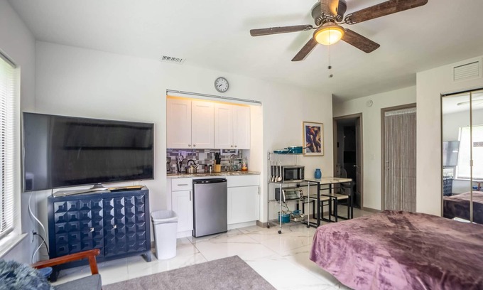Lutz Apartamento | Newly Remodeled Studio M5-S @ Paradise Lakes Clothing Optional Resort