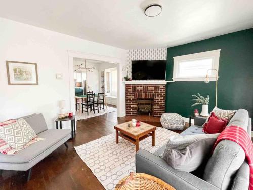 Cleveland Apartamento | Newly Remodeled Up Unit Apartment We Allow Pets