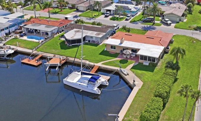 Flor-a-mar Casa | Newly REMODELED WATERFRONT home close to shops, beaches and FLORIDA ATTRACTIONS