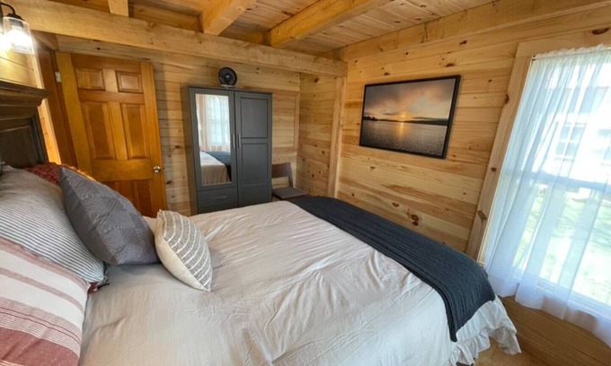 Winthrop Cabina | Newly Remodeled Waterfront Cabin