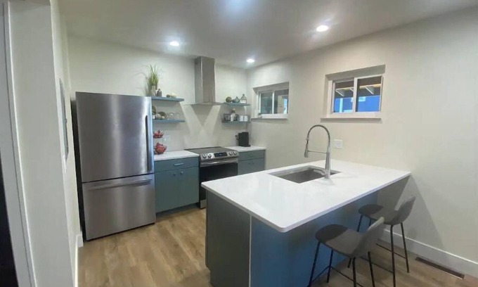 Tiffin Apartamento | Newly Remolded! Near Downtown. 1 King bed