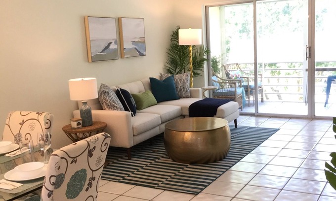 Bel Air Condominio | Newly Renovated Condo at the Beach
