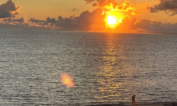 Wheeland Settlement Condominio | Newly Renovated Penthouse: Peace, Love, and the Beach Await You Best View NWP