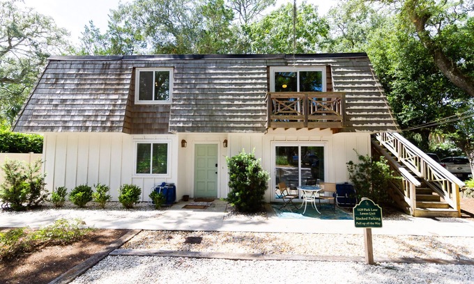 Saint Simons Island Cabaña | Escapada a la playa, a una cuadra de Mrytle St Beach, 2 habitaciones, cerca de King & Prince.