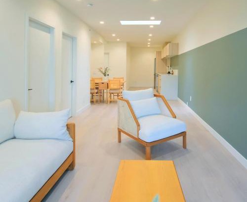 Downtown Eastside Apartamento | Newly Renovated 2 Bedroom Condo in Japantown! Near Railtown & Gastown!
