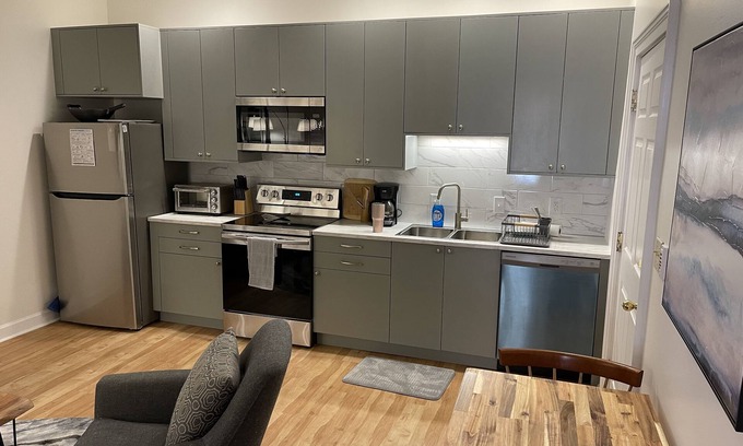Staunton Apartamento | Newly renovated 2BR in downtown Staunton. Apt A