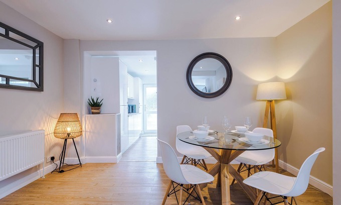 Birkenhead Casa | Newly renovated 3 bed house, Perfect for contractors, or family stays