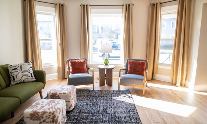Downtown Casa | Newly Renovated, 3 Blocks from the Medical Mile
