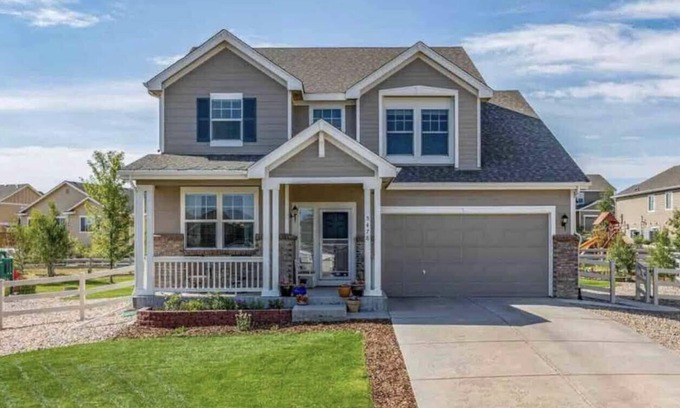 Castle Rock Casa | Newly Renovated 4 Bedroom Family Home with incredible yard!