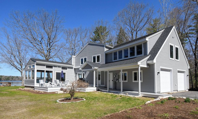 Harrison Casa | * NEWLY RENOVATED * 4-bedroom home on Long Lake with sunset views!
