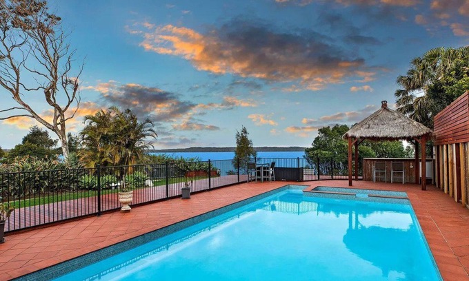 Toukley Casa | Newly renovated 4-bedroom lakefront home is perfect for your next family getaway