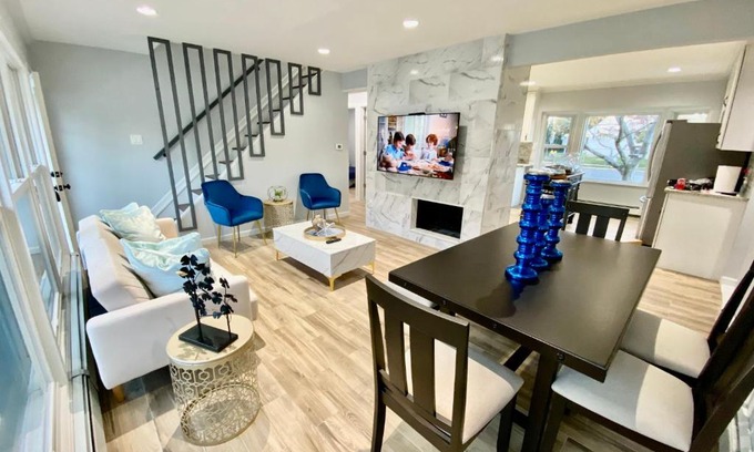 Levittown Casa | Newly Renovated 4 Bedroom, 2 bathroom house