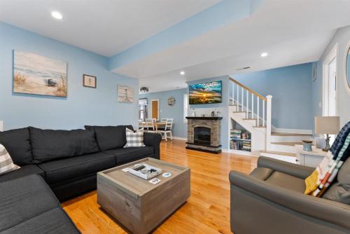 North Wildwood Casa | Newly Renovated 4 Bedroom Home Only 2 Blocks From The Beach!