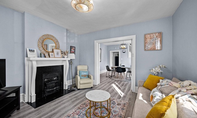 Glen Echo Casa | Newly renovated 4BRs NEAR UNIVERSITY & STADIUM Free Parking