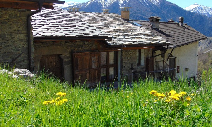 Stroppo Apartamento | Newly renovated accommodation in mountain house at the foot of Mt. Nebin